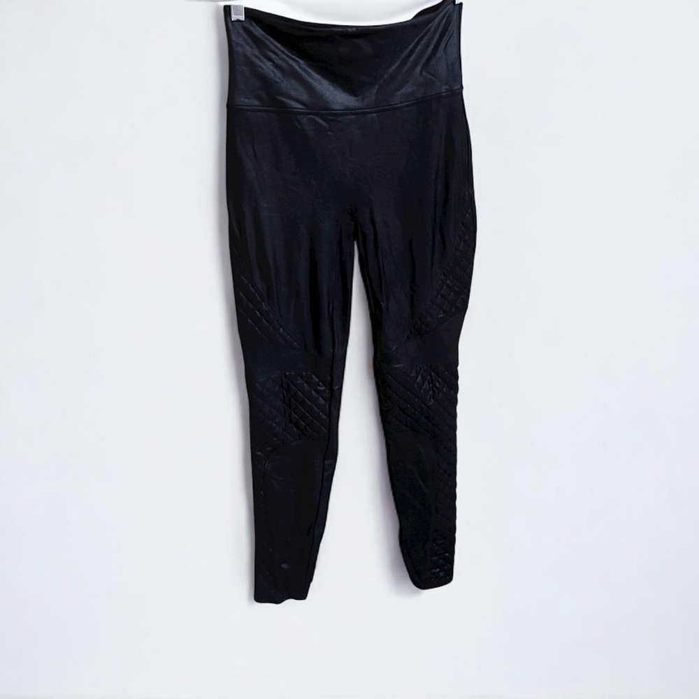 Spanx Revolve Black Faux Leather Quilted Moto Leggings Size Medium - Picture 3 of 5